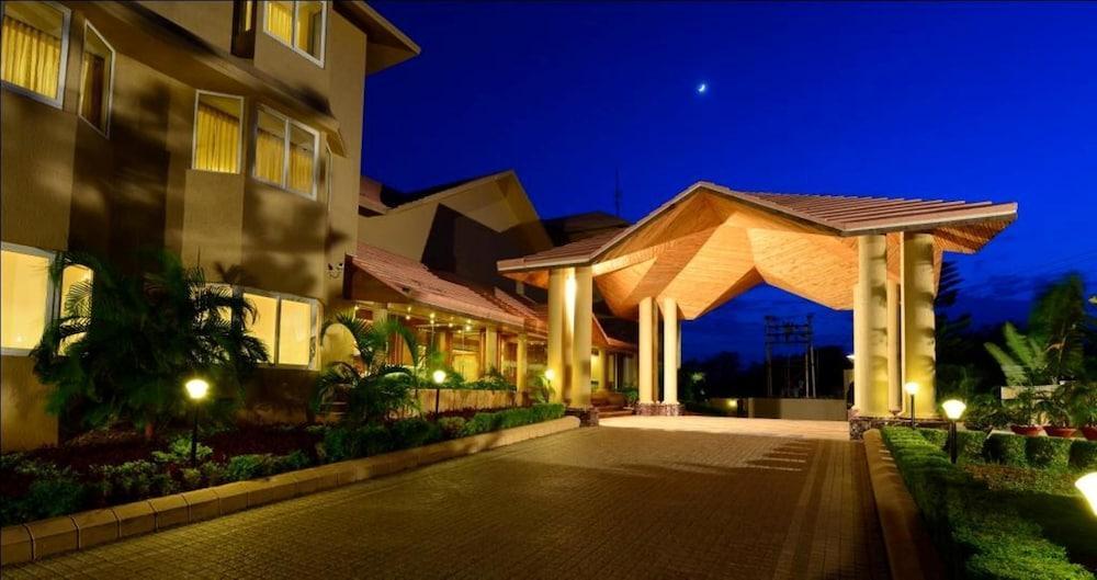 פורי The Chariot Resort & Spa מראה חיצוני תמונה